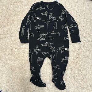 Old Navy Airplane Print Footed Onesie. Size 3-6mo. NWT